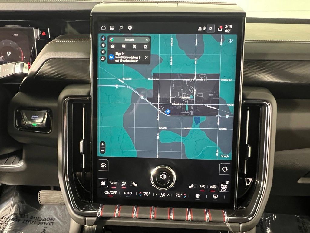 Used 2025 GMC Yukon XL AT4 AWD/4WD image 30