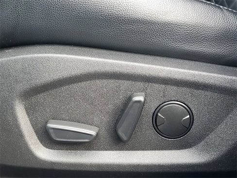 Certified 2024 Ford Edge Titanium image 10