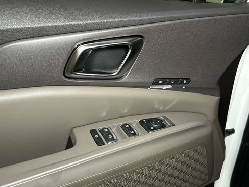 New 2026 Kia Carnival EX FWD image 16