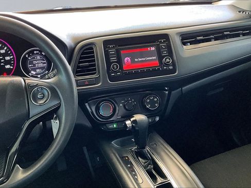 Used 2018 Honda HR-V LX image 9