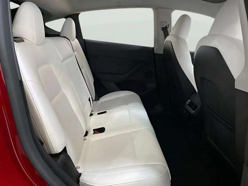 Used 2024 Tesla Model Y 2WD image 49