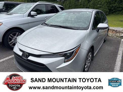 Used 2025 Toyota Corolla LE FWD image 1