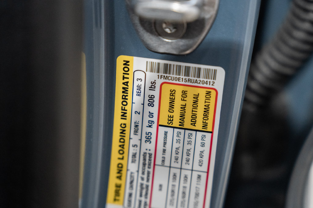 Used 2024 Ford Escape SE w/ PHEV Premium Package FWD image 31