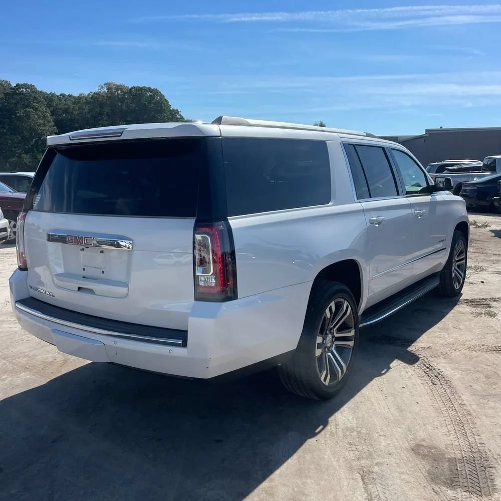 Used 2017 GMC Yukon XL Denali w/ Open Road Package AWD/4WD image 8