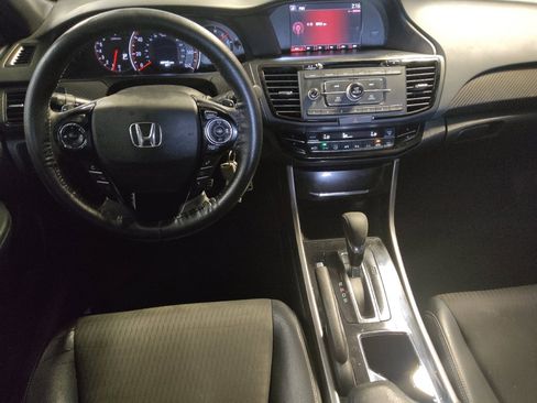 Used 2017 Honda Accord Sport image 22