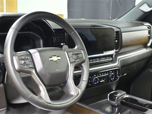 Used 2024 Chevrolet Silverado 1500 High Country w/ High Country Premium Package image 18