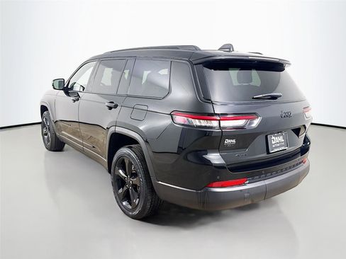 Used 2023 Jeep Grand Cherokee L Laredo image 10