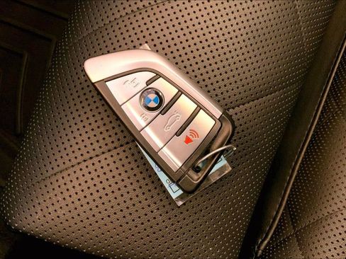 Used 2023 BMW X5 xDrive40i w/ Luxury Seating Package image 15