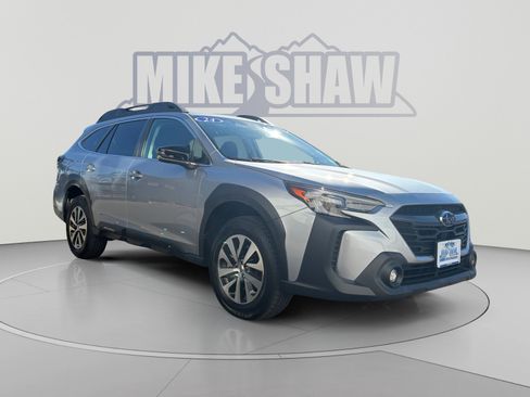 Used 2024 Subaru Outback Premium AWD/4WD image 7