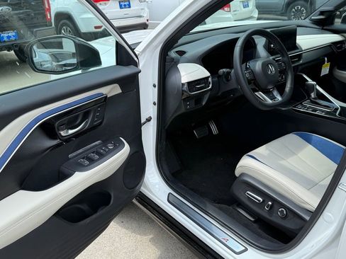 Certified 2025 Acura ADX A-Spec image 11