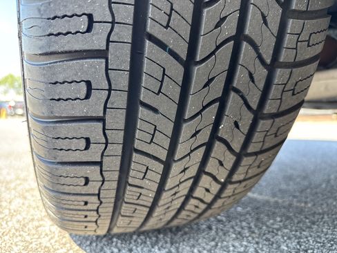 Used 2018 Jeep Grand Cherokee Altitude AWD/4WD image 12