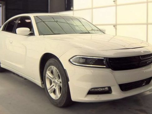 Used 2022 Dodge Charger SXT RWD image 5