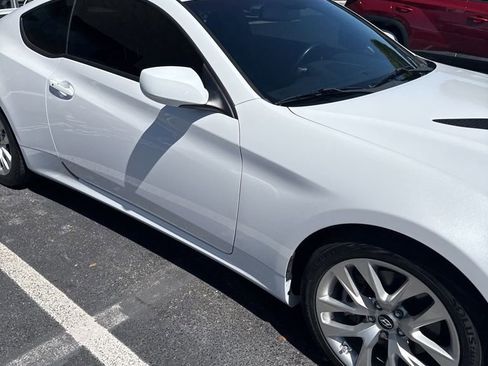 Used 2014 Hyundai Genesis 2.0T image 5