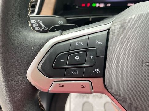 Used 2024 Volkswagen Atlas SE AWD/4WD image 15