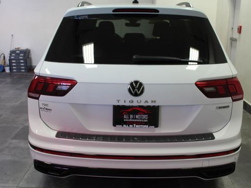 Used 2022 Volkswagen Tiguan SE R-Line AWD/4WD image 5