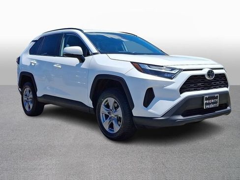 Used 2024 Toyota RAV4 XLE AWD/4WD image 3