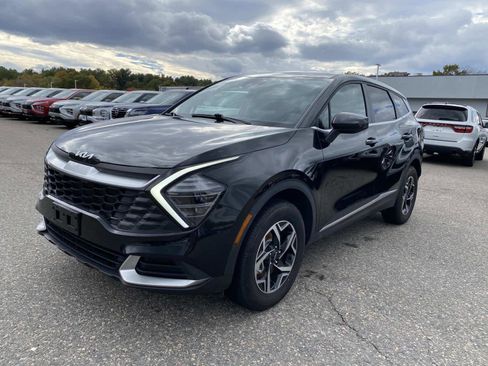 Used 2024 Kia Sportage LX image 8