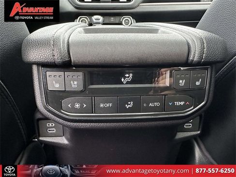 Used 2024 Toyota Grand Highlander Platinum image 17