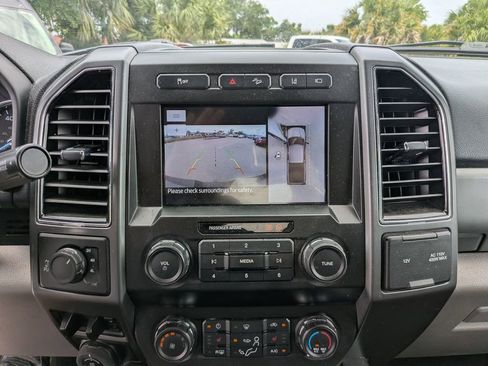 Certified 2021 Ford F250 XLT w/ XLT Premium Package AWD/4WD image 23