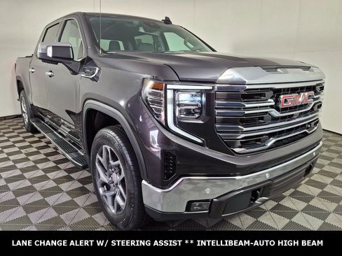 Used 2022 GMC Sierra 1500 SLT w/ SLT Premium Plus Package image 2