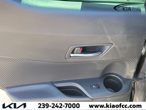 Used 2019 Toyota C-HR XLE FWD image 14