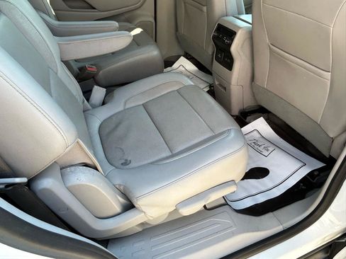 Used 2020 GMC Acadia SLT FWD image 11