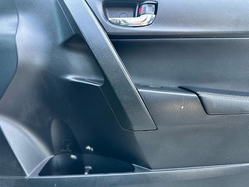 Used 2017 Toyota Corolla LE FWD image 19