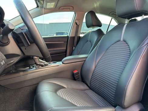 Used 2023 Toyota Camry SE FWD image 13