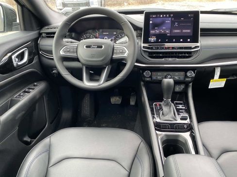 New 2026 Jeep Compass Limited image 8