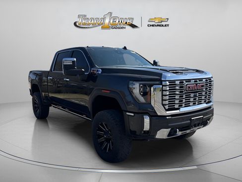 Used 2024 GMC Sierra 2500 Denali w/ Denali Reserve Package AWD/4WD image 1