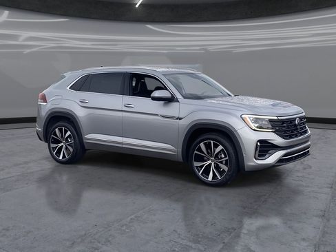 New 2026 Volkswagen Atlas Cross Sport SEL Premium R-Line AWD/4WD image 2
