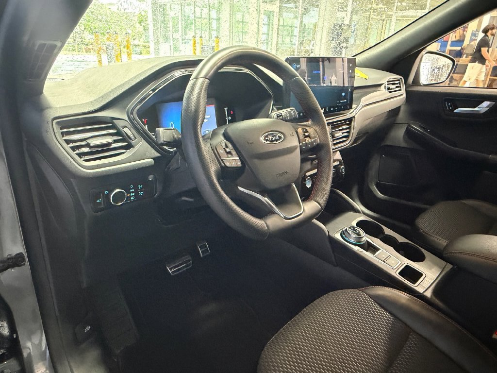 Used 2024 Ford Escape ST-Line w/ Tech Pack #1 FWD image 10