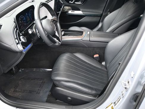 Used 2024 Mercedes-Benz E 350 4MATIC Sedan image 5