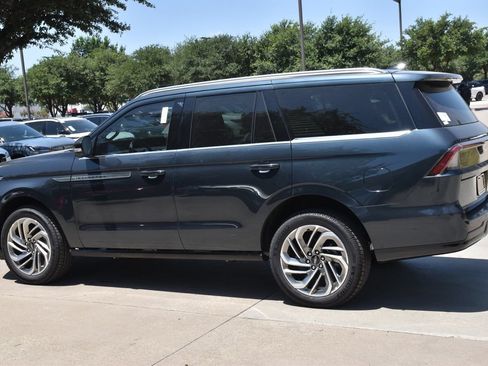 New 2026 Lincoln Navigator Reserve AWD/4WD image 10