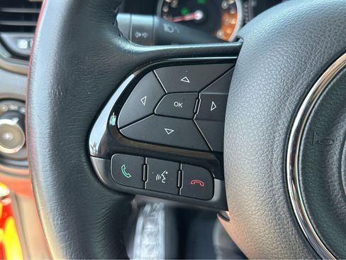 Used 2017 Jeep Renegade Altitude image 22