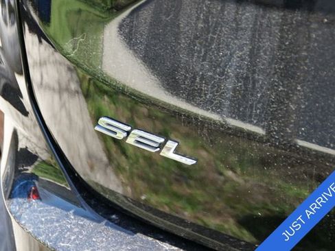 Used 2022 Ford Edge SEL w/ Convenience Package image 11