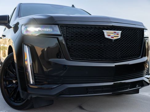 Used 2021 Cadillac Escalade Sport Platinum w/ Heavy-Duty Trailer Package image 4