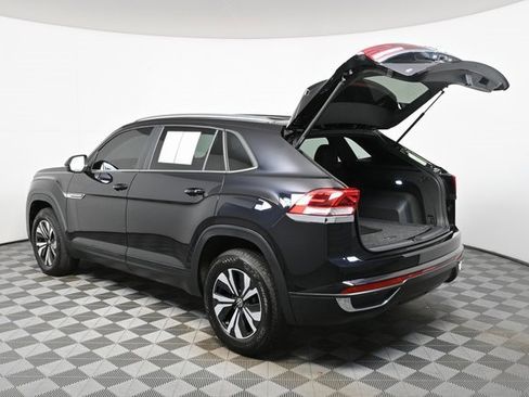Certified 2025 Volkswagen Atlas Cross Sport SE image 22