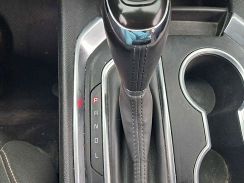 Used 2019 Chevrolet Traverse LT image 19