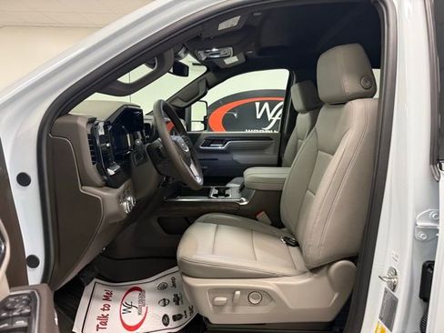 New 2026 GMC Sierra 2500 SLT w/ SLT Premium Package image 9