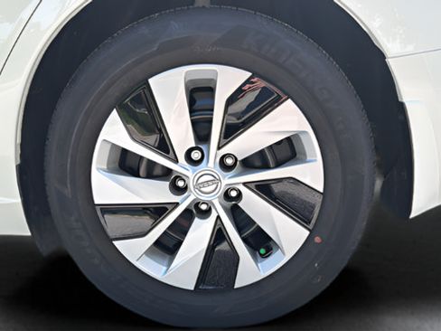 Used 2025 Nissan Altima 2.5 S FWD image 34