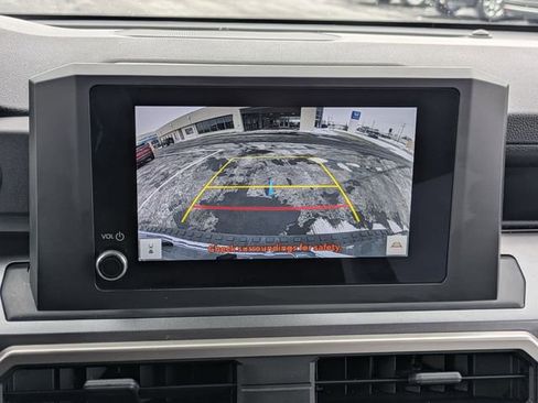 Used 2025 Toyota 4Runner SR5 AWD/4WD image 14