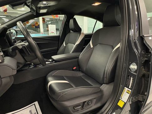 Used 2025 Toyota Camry SE image 21