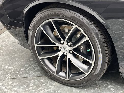 Used 2018 Dodge Challenger R/T Plus RWD image 31