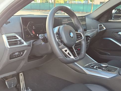 Used 2025 BMW 330i Sedan w/ M Sport Package RWD image 10