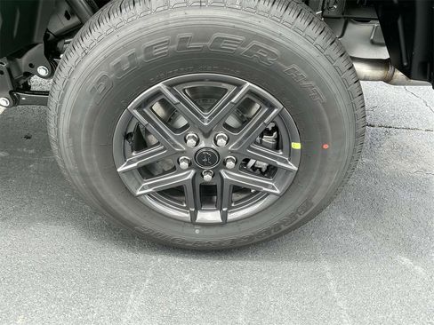 New 2025 Jeep Gladiator Sport image 36