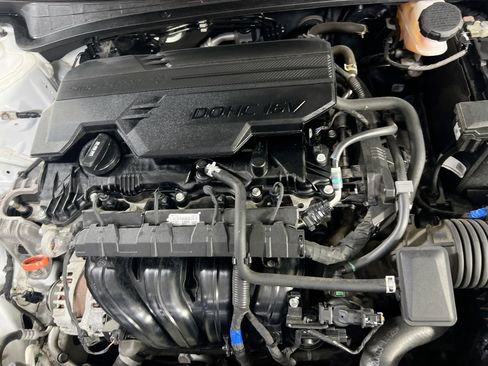 Used 2021 Hyundai Elantra Limited image 31