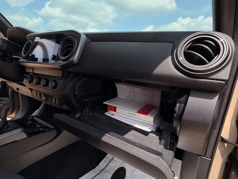 Used 2019 Toyota Tacoma TRD Off-Road AWD/4WD image 20