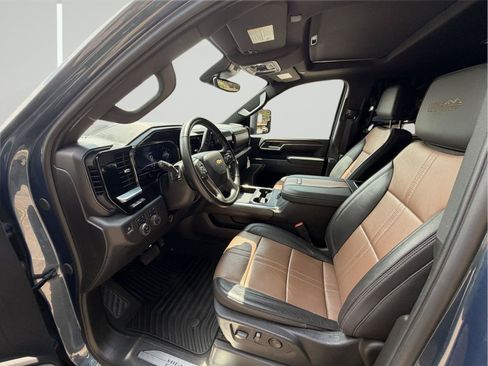 Used 2024 Chevrolet Silverado 2500 High Country w/ High Country Premium Package AWD/4WD image 28