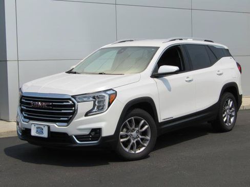 Used 2022 GMC Terrain SLT w/ LPO, Floor Liner Package AWD/4WD image 25